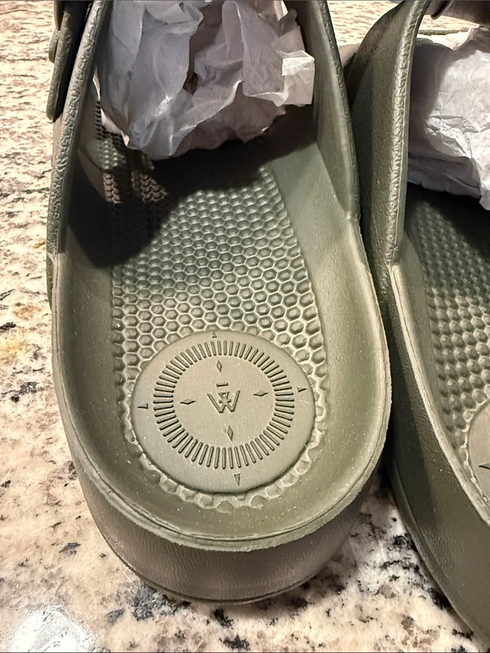 totes Olive Green Double Buckle Men’s Slide Sandals | Size 9 | NWT